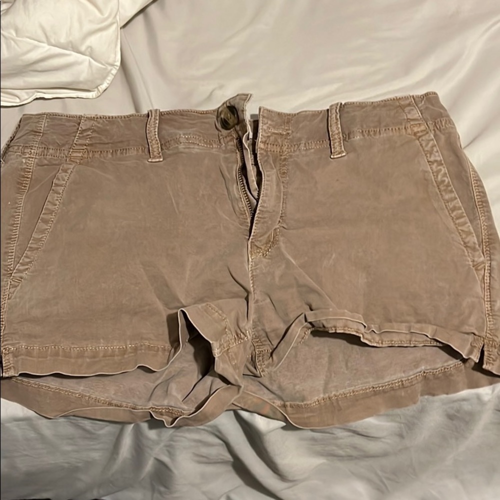 Tan American Eagle cargo shorts